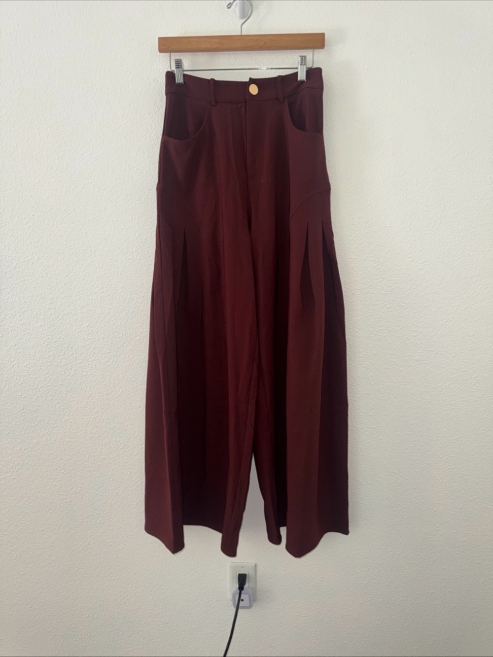 Commense NWT Super Wide Leg Pants Burgundy Size Small High Rise - Picture 8 of 10